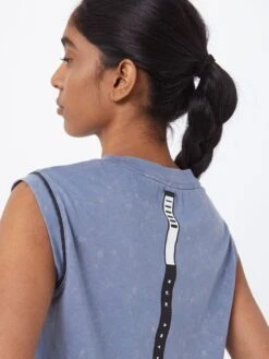 Under Armour Functionele Shirts Functioneel Shirt Run Anywhere Dames Smoky Blue -Sportieve Outfit Winkel 019c725660a29eada8ca8c8ec7637494