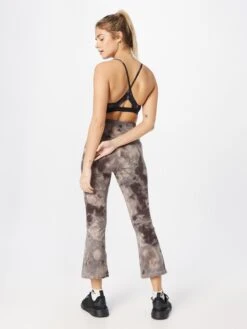 Adidas Sportswear Trainingsbroeken Flared Sportbroek Dames Aardetinten / Greige -Sportieve Outfit Winkel 0ccd01bd0aad56718ab70ab38891c970