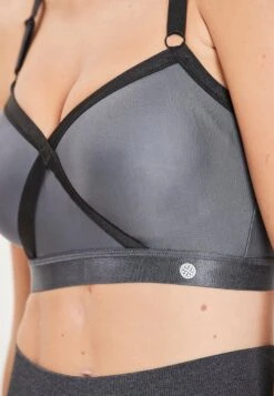 ATHLECIA High Support Bustier Sport Bh Peony Dames Antraciet / Donkergrijs 11 ATHLECIA High Support Bustier Sport Bh Peony Dames Antraciet / Donkergrijs -Sportieve Outfit Winkel 132339c694e75c7a387d83df61d482ab