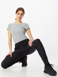 Nike Functionele Shirts Functioneel Shirt Dames Lichtgrijs 11 Nike Functionele Shirts Functioneel Shirt Dames Lichtgrijs -Sportieve Outfit Winkel 1f2694fb95f182e24f02632c537511ea