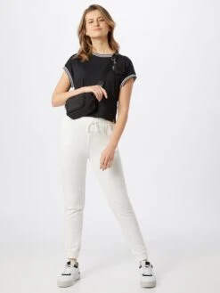 Only Play Functionele Shirts Functioneel Shirt Ady Dames Zwart 10 Only Play Functionele Shirts Functioneel Shirt Ady Dames Zwart -Sportieve Outfit Winkel 2f8a1cdf08a1e4d8cae32d4b67dfedfd