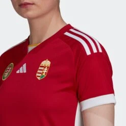 ADIDAS PERFORMANCE T-shirts Tricot Ungarn 22 Dames Rood -Sportieve Outfit Winkel 47e065696b1d3ce2924d98810058c48e