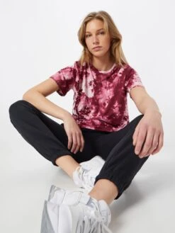 Under Armour Functionele Shirts Functioneel Shirt Rush Energy Dames Rood -Sportieve Outfit Winkel 4bd2ab89e731e9bec9d963a342068014