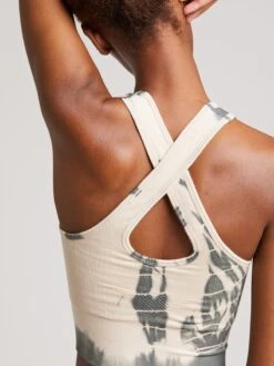 Sporttops Sporttop Lifa Dames Beige 13 Sporttops Sporttop Lifa Dames Beige -Sportieve Outfit Winkel 4fb76af9db7031acd604ff564119f1a1 1