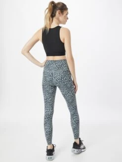 Varley Shorts Loosefit Sportbroek Lets Move Dames Opaal / Duifblauw -Sportieve Outfit Winkel 563e18fa46de8c749a134fef556297a2