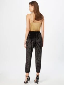 Onzie Trainingsbroeken Tapered Sportbroek Dames Zwart -Sportieve Outfit Winkel 642c205f44895cf7ec4b679275b55c60