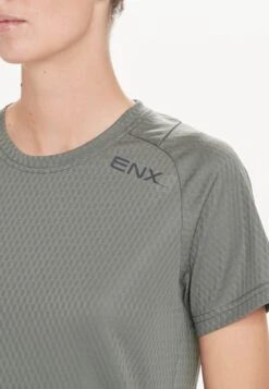 Endurance T-shirts Tricot Jannie Dames Lichtgroen -Sportieve Outfit Winkel 74fd3c42bb9f492490a0ed555420262c