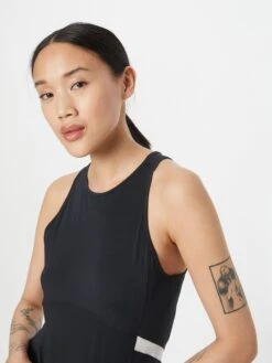 Under Armour Sporttops Sporttop Dames Zwart -Sportieve Outfit Winkel b07be88555ed738bdef48d4e6ce31e5b