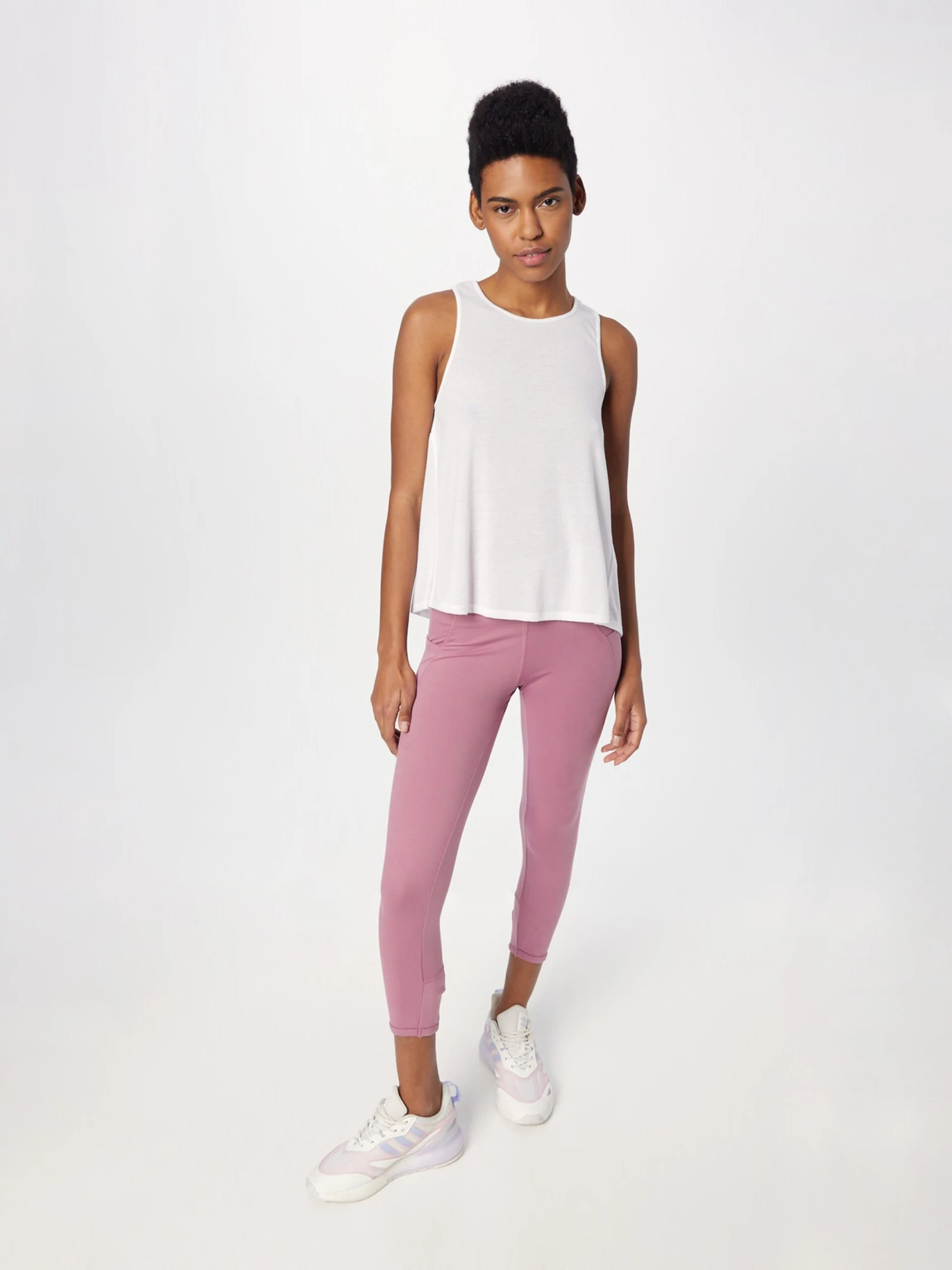 Marika Sporttops Sporttop Dames Wit Gemêleerd 7 Marika Sporttops Sporttop Dames Wit Gemêleerd - Afbeelding 5