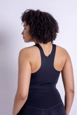 Girlfriend Collective Medium Support Bustier Sport Bh Dylan Dames Zwart -Sportieve Outfit Winkel d425170a7da8578415f201fcaea4aa06