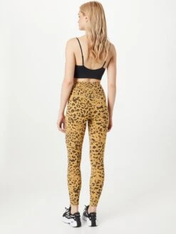 Varley Sportleggings Skinny Sportbroek Lets Move Dames Sand 10 Varley Sportleggings Skinny Sportbroek Lets Move Dames Sand -Sportieve Outfit Winkel da801d0613d58362cc7ce3f7ca216fd6