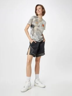 Nike Functionele Shirts Tricot Dames Crème / Lichtbeige 11 Nike Functionele Shirts Tricot Dames Crème / Lichtbeige -Sportieve Outfit Winkel dd8f118ba5a3e5f384e650247913f350