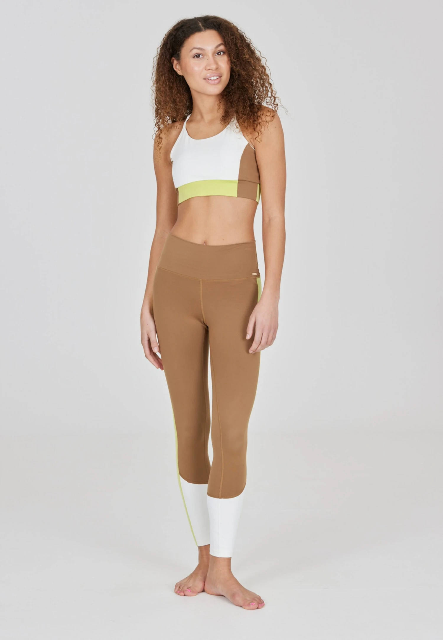 ATHLECIA Medium Support Bustier Sport Bh Sukey Dames Geel / Wit 5 ATHLECIA Medium Support Bustier Sport Bh Sukey Dames Geel / Wit - Afbeelding 3