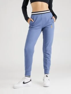 Nike Sweatpants Tapered Sportbroek Dames Navy / Duifblauw 9 Nike Sweatpants Tapered Sportbroek Dames Navy / Duifblauw -Sportieve Outfit Winkel ec85548544f06d4edd8800e78c5b4248