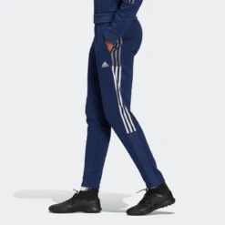 Adidas Sportswear Sweatpants Tapered Sportbroek Tiro 21 Dames Marine 11 Adidas Sportswear Sweatpants Tapered Sportbroek Tiro 21 Dames Marine -Sportieve Outfit Winkel fc5527ee62547367f107878fb944b1ee
