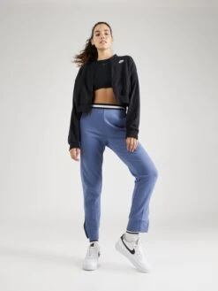 Nike Sweatpants Tapered Sportbroek Dames Navy / Duifblauw 11 Nike Sweatpants Tapered Sportbroek Dames Navy / Duifblauw -Sportieve Outfit Winkel fdf27c3acda7fc9206fbc9ac2b9858e8